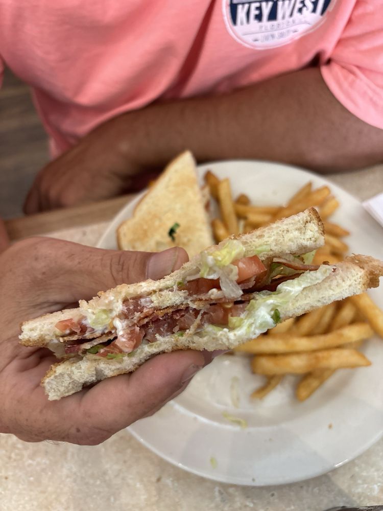 Theo's Restaurant Logo