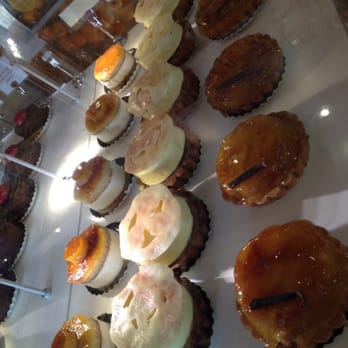 Casa Robles - Rows of indulgence - Tapas Bars Near Me - Seville, SE
