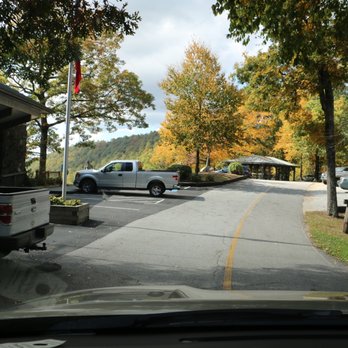 Black Rock Mountain State Park - Parking area @ overlook/Visitors Center. - Parks Near Me - Mountain City, Georgia