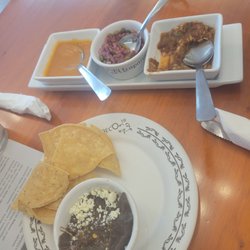 El Teapaneco - Free beans and chips