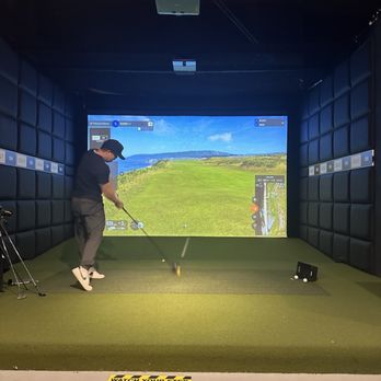 Golf On - Pool Halls Near Me - Mississauga, Ontario