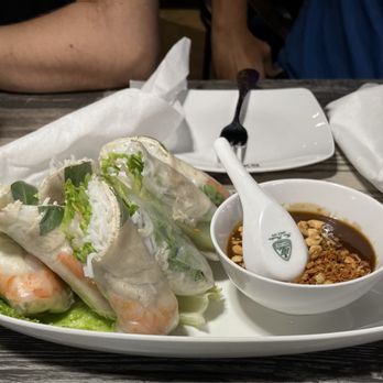 Pho Bar Vietnamese Kitchen - SPRING ROLLS l GOI CUON - Vietnamese Near Me - Davie, Florida Pho Bar Vietnamese Kitchen - SPRING ROLLS l GOI CUON - Vietnamese Near Me - Davie, Florida