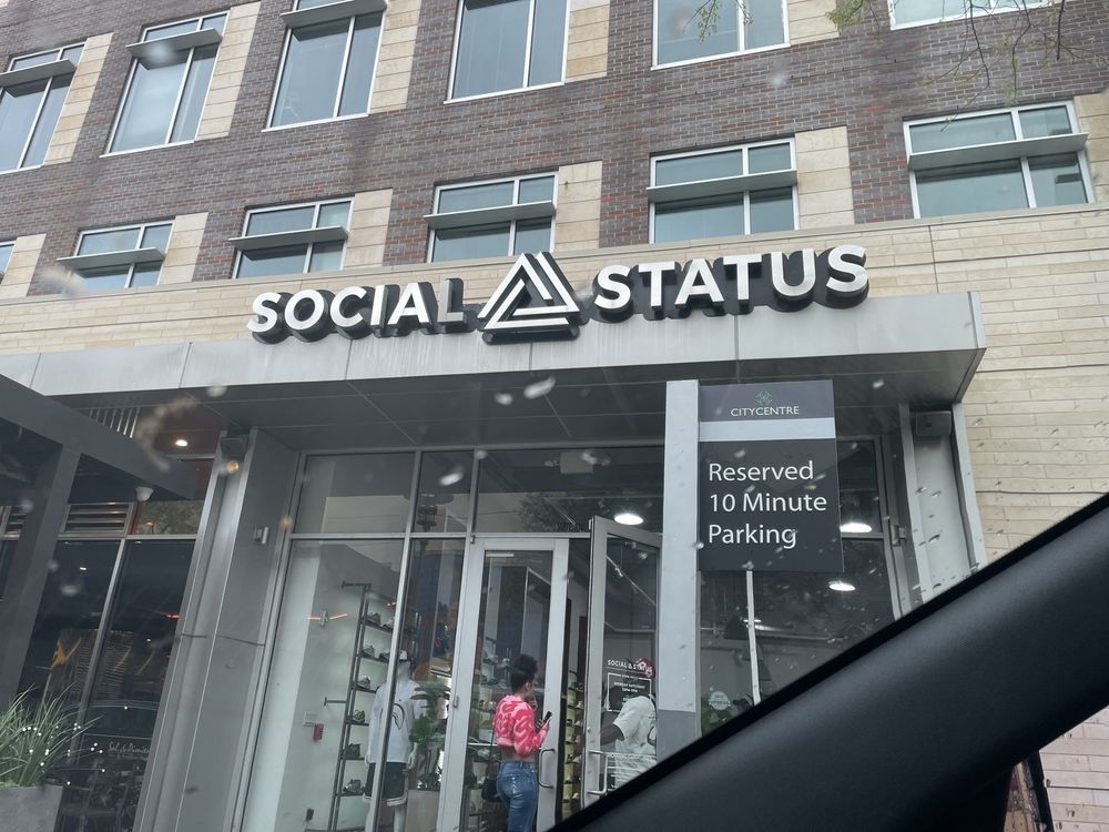 SOCIAL STATUS - Updated June 2026 - 20 Photos - 818 Town And Country ...