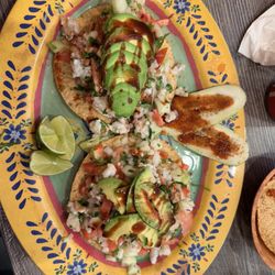 Tostadas de ceviche de camaron