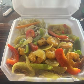 De Irie Jamaican Spot - Shrimp Curried Shrimp Dinner - Caribbean Near Me - Austell, Georgia De Irie Jamaican Spot - Shrimp Curried Shrimp Dinner - Caribbean Near Me - Austell, Georgia