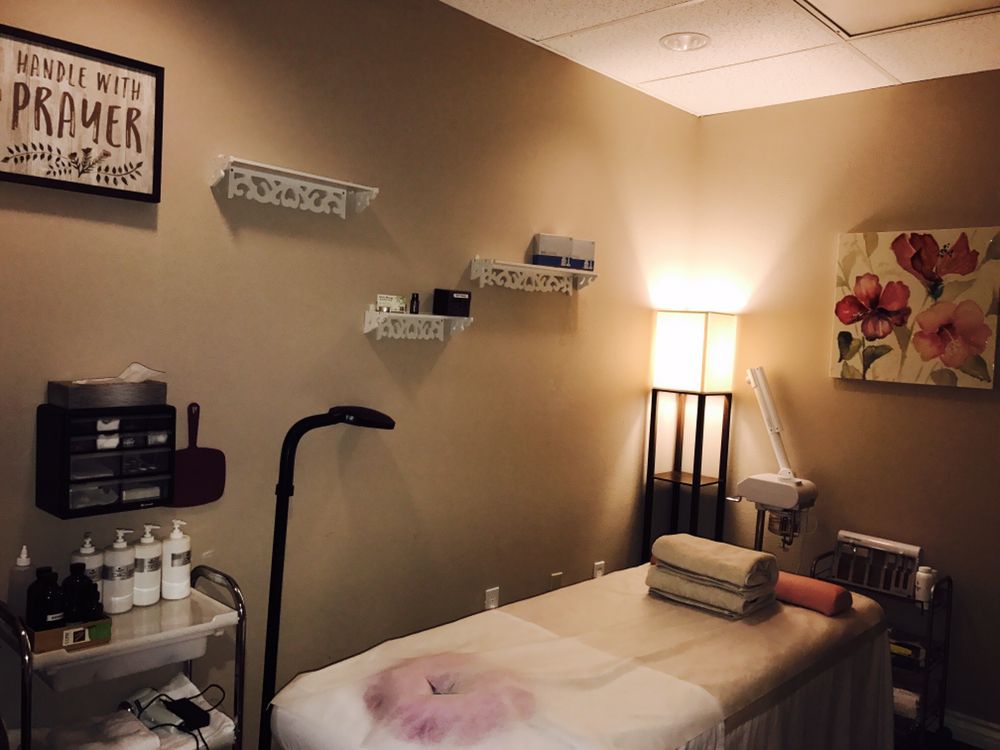 Y & G Beauty Center Logo