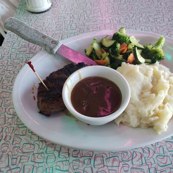 Beeps Diner - Steak dinner with sauteed vegis and mashed potatoes - Diners Near Me - Simi Valley, California