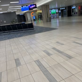 TAMPA INTERNATIONAL AIRPORT - Updated July 2024 - 2742 Photos & 2087