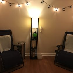 Blue Root - Community acupuncture room.