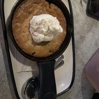 Bay Hill Tavern - Cookie skillet - American Near Me - San Diego, California