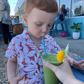 Sol Bowls - EI smoothie in the outdoor seating area - Coffee & Tea Near Me - Emerald Isle, North Carolina