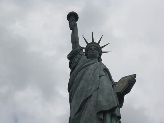 Statue of Liberty by null