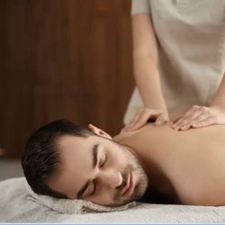 Rainwater oil SPA Asia massage