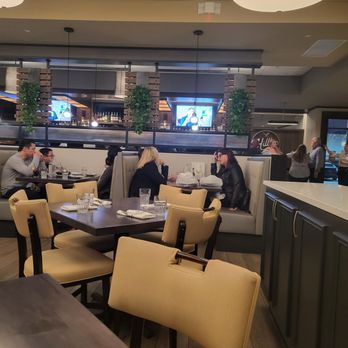 Hilltop Kitchen & Bar - Wine Bars Near Me - Syosset, New York Hilltop Kitchen & Bar - Wine Bars Near Me - Syosset, New York