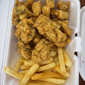 Hungry Vegan - Lion's Mane mushroom with fries - Vegan Near Me - Savannah, Georgia Hungry Vegan - Lion's Mane mushroom with fries - Vegan Near Me - Savannah, Georgia