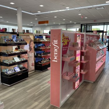 Ulta Beauty - Extensive makeup selection - Cosmetics & Beauty Supply Near Me - Dallas, Texas