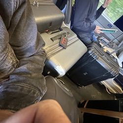 scotrail - Luggage in the middle of the aisle