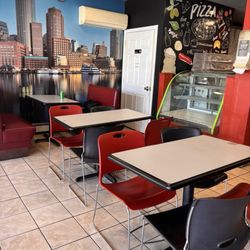 Pizza Mia - Nice dining area