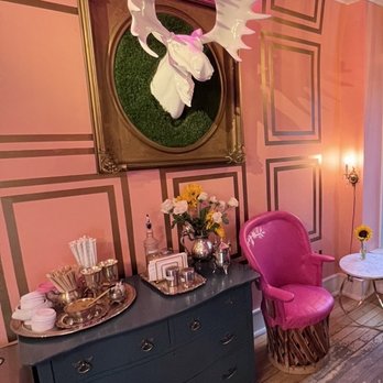 Moore Coffee Shop - Cute pink decor - Coffee & Tea Near Me - Seattle, Washington Moore Coffee Shop - Cute pink decor - Coffee & Tea Near Me - Seattle, Washington