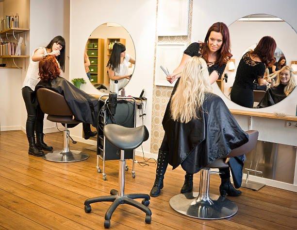 Galluvs Beauty Salon And Spa Logo