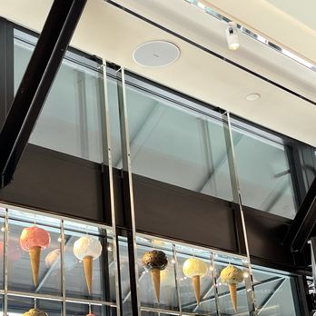 Venchi - Interior - Gelato Near Me - San Diego, California