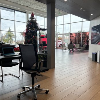 Audi Bakersfield - Lobby of the showroom - Car Dealers Near Me - Bakersfield, California