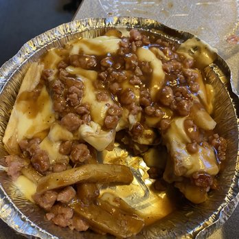 Loulou's Breakfast & Pizzeria - Poutine with bacon - Burgers Near Me - Jasper, Alberta Loulou's Breakfast & Pizzeria - Poutine with bacon - Burgers Near Me - Jasper, Alberta