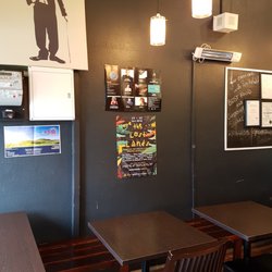 Pro Kebab & Pizza - Seating area
