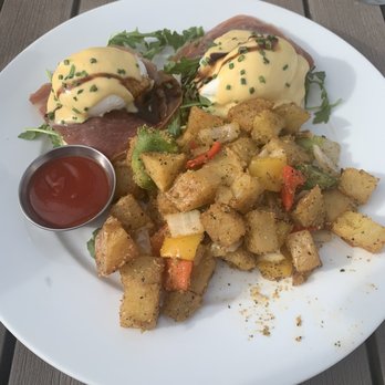 Lighthouse - Eggs Benedict - Breakfast & Brunch Near Me - Newport Beach, California Lighthouse - Eggs Benedict - Breakfast & Brunch Near Me - Newport Beach, California