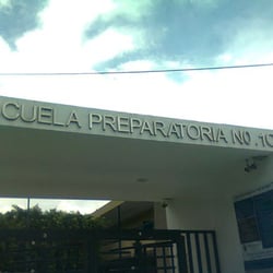 Preparatoria No. 10 - Entrada prepa 10