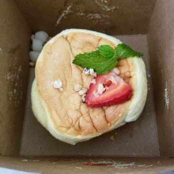 Motto Tea Cafe - Taro souffle pancake but no sauce - Desserts Near Me - Pasadena, California Motto Tea Cafe - Taro souffle pancake but no sauce - Desserts Near Me - Pasadena, California