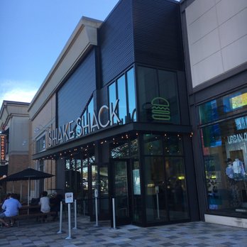 Shake Shack Perimeter Mall - Exterior - Burgers Near Me - Atlanta, Georgia Shake Shack Perimeter Mall - Exterior - Burgers Near Me - Atlanta, Georgia