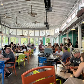 Bahama Breeze - Covered outdoor patio - Bars Near Me - Schaumburg, Illinois