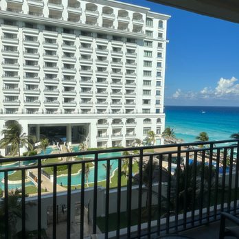 Marriott Cancun Resort - Partial ocean view ONLY when standing on the balcony. - Hotels Near Me - Cancún, ROO Marriott Cancun Resort - Partial ocean view ONLY when standing on the balcony. - Hotels Near Me - Cancún, ROO
