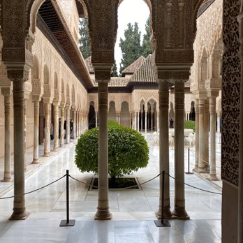 La Alhambra y El Generalife - Landmarks & Historical Buildings Near Me - Granada, GR La Alhambra y El Generalife - Landmarks & Historical Buildings Near Me - Granada, GR