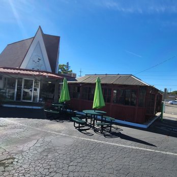 Big D Burgers - Outside - Burgers Near Me - Napa, California