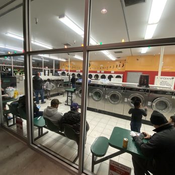 Azteca Lavanderia - Sunday in Azteca Lavanderia - Laundry Services Near Me - Seattle, Washington