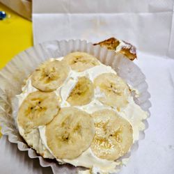 Hilltop donuts - Delicious banana cream
