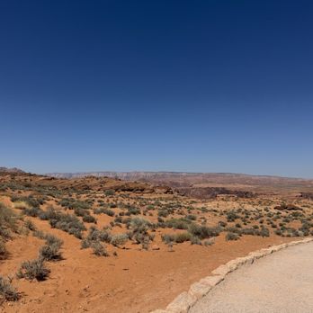 Horseshoe Bend - Walking Trail - Hiking Near Me - Page, Arizona