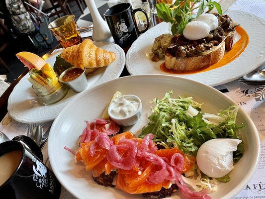 Janine Café-Brunch by null
