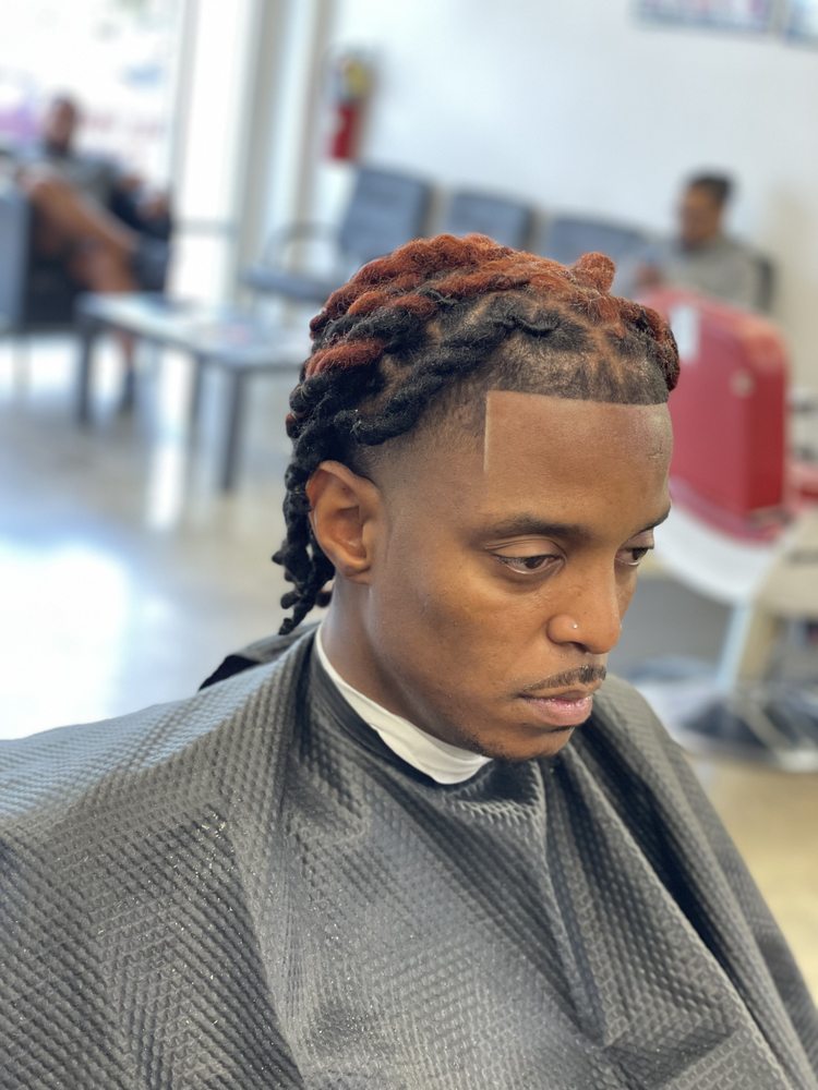 Dj Tee The Barber Logo