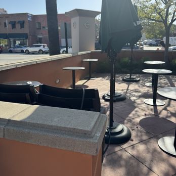 Starbucks - It is not even quite 5pm and everything is locked up (with no inside seating) - Coffee & Tea Near Me - Pasadena, California
