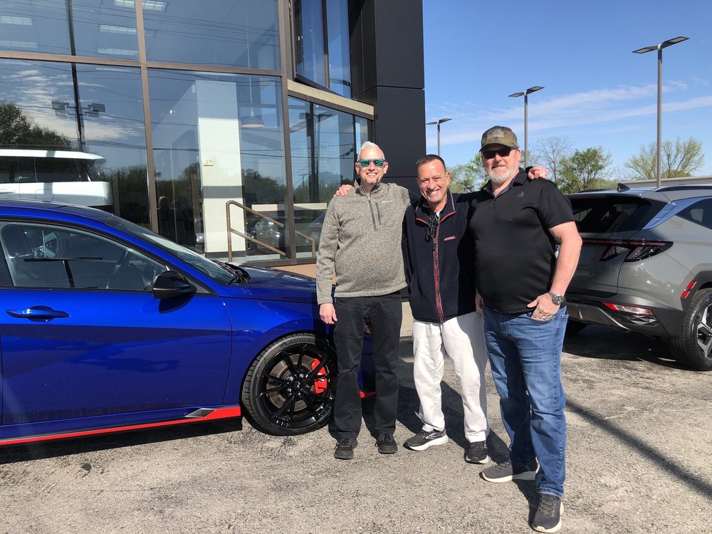 NORTHTOWNE HYUNDAI Updated October 2024 17 Photos & 36 Reviews 6750 N Oak Trafficway