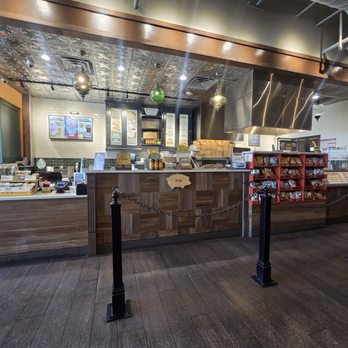 Potbelly Sandwich Shop - Order counter - Salad Near Me - Lady Lake, Florida
