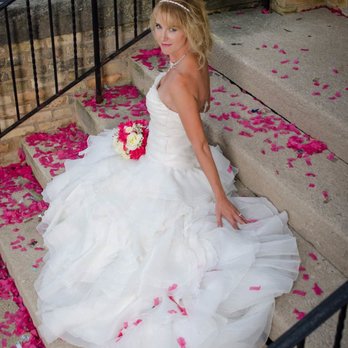 The Gardens Wedding Center - Wedding Planning Near Me - Allenton, Wisconsin