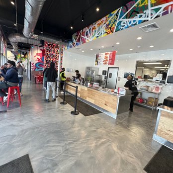 Dave's Hot Chicken - Inside where to order - Chicken Shop Near Me - Bloomington, Indiana
