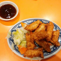 Cho Dumpling King - The fried hua zhi with sour vegetables