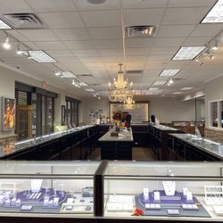 Jeff's Jewelry - Beautiful showroom