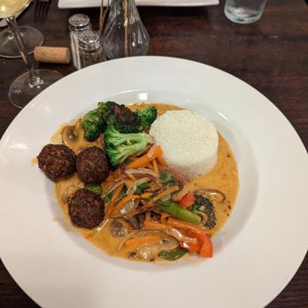 JoJo's Restaurant & Tap House - Thai curry vegetable with falafel bites - New American Near Me - Frederick, Maryland JoJo's Restaurant & Tap House - Thai curry vegetable with falafel bites - New American Near Me - Frederick, Maryland