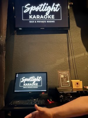 Spotlight Karaoke by null